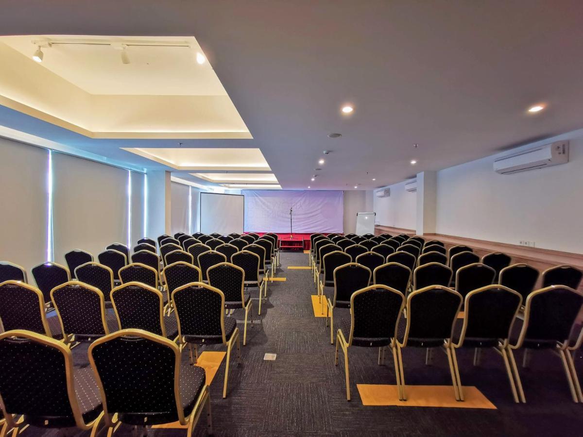 Zuri Express Hotel 3*