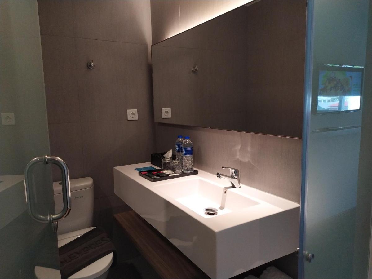 Zuri Express Hotel 3*
