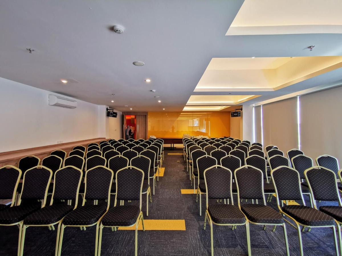 Zuri Express Hotel 3*