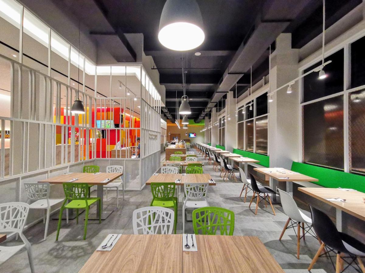 Zuri Express Hotel Banjarmasin (South Kalimantan)